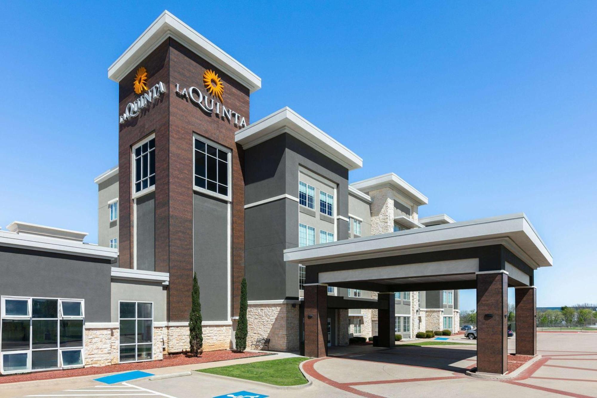La Quinta Inn & Suites By Wyndham Ft Worth-Burleson Zewnętrze zdjęcie