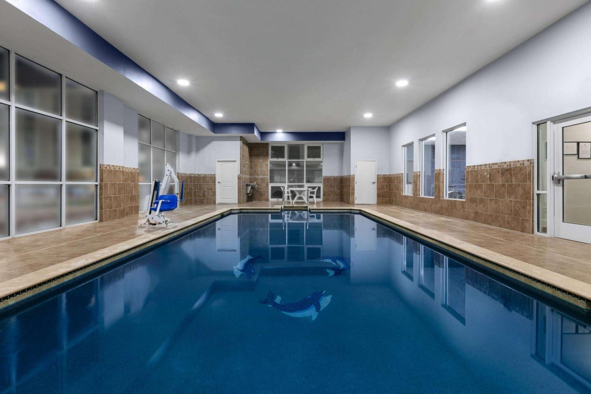 La Quinta Inn & Suites By Wyndham Ft Worth-Burleson Zewnętrze zdjęcie