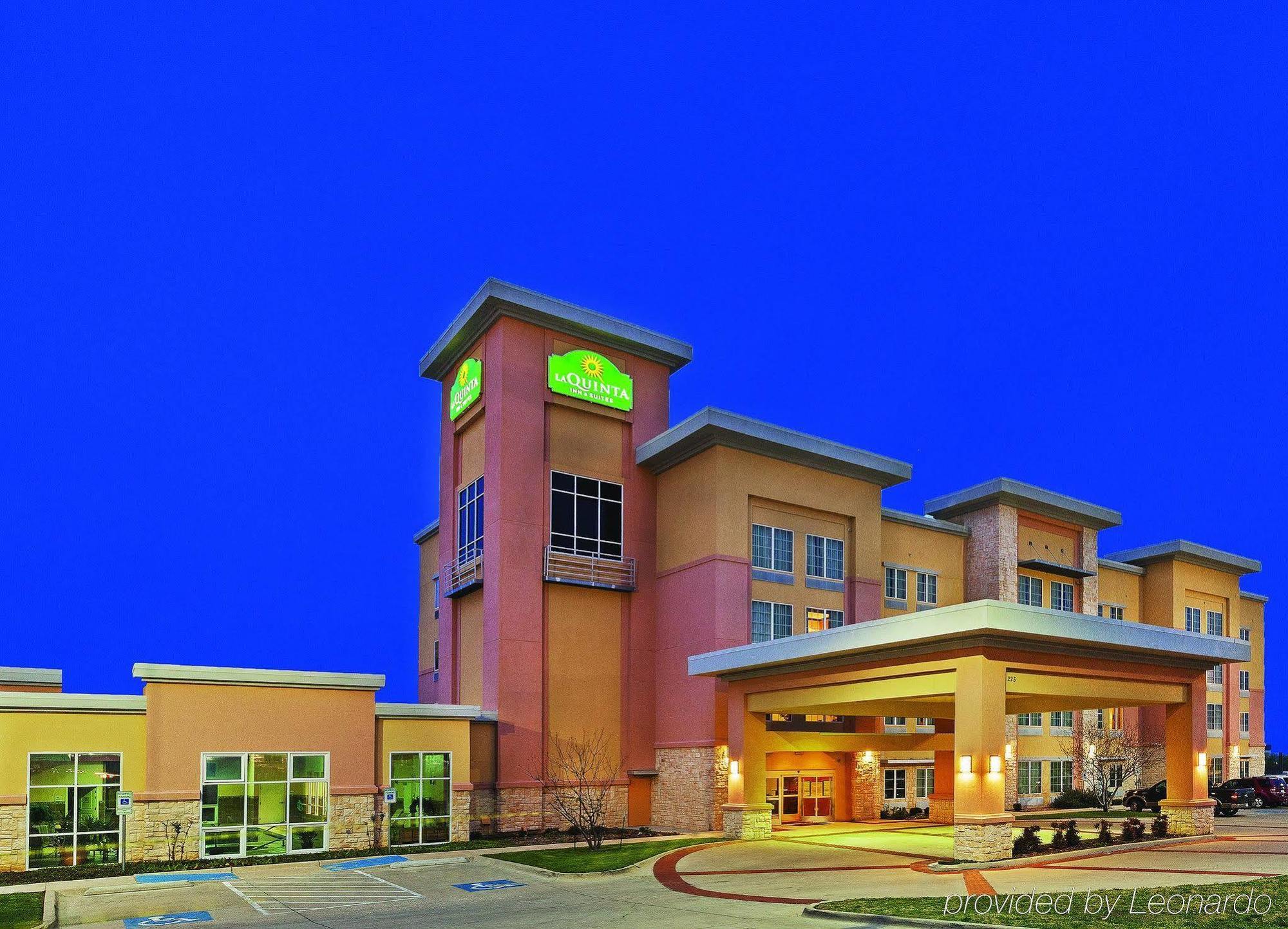 La Quinta Inn & Suites By Wyndham Ft Worth-Burleson Zewnętrze zdjęcie